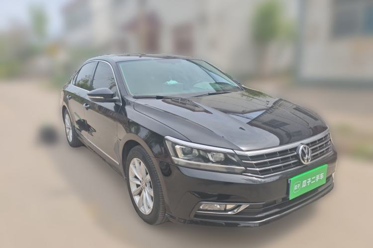 Used Volkswagen Passat 2017 330TSI DSG Luxury Edition Front Right 45 Deg