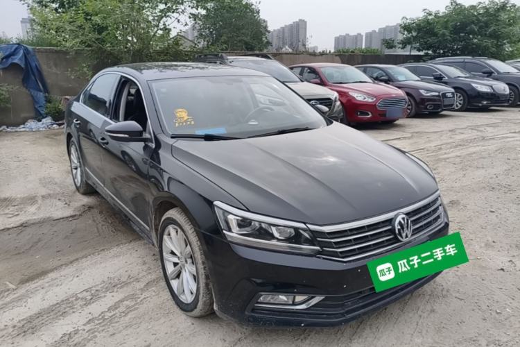 Used Volkswagen Passat 2017 330TSI DSG Luxury Edition Front Right 45 Deg