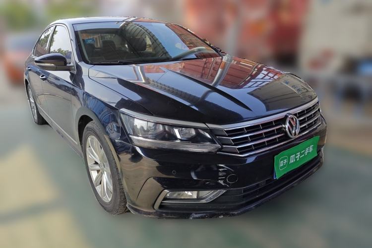 Used Volkswagen Passat 2017 330TSI DSG Luxury Edition Front Right 45 Deg