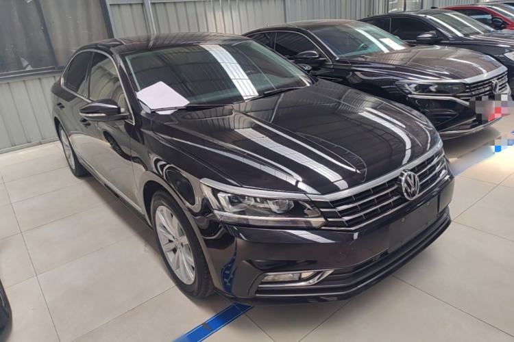 Used Volkswagen Passat 2017 330TSI DSG Luxury Edition Front Right 45 Deg