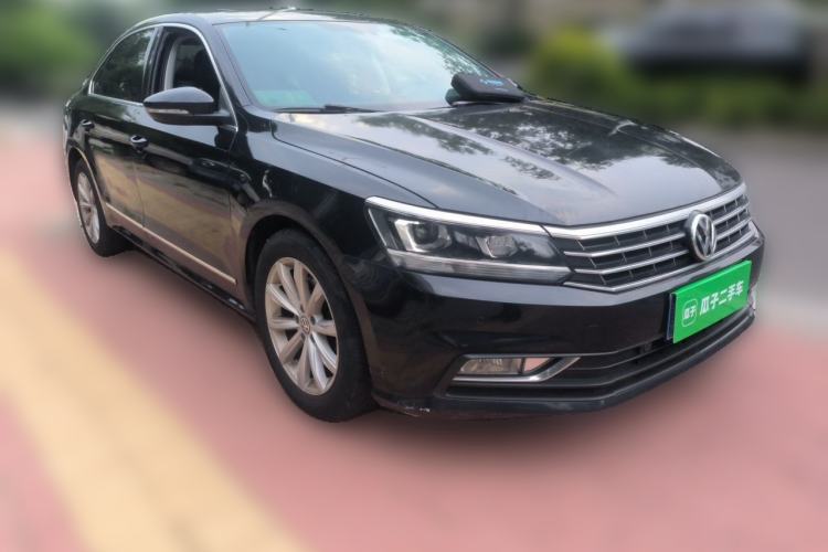 Used Volkswagen Passat 2017 330TSI DSG Luxury Edition Front Right 45 Deg