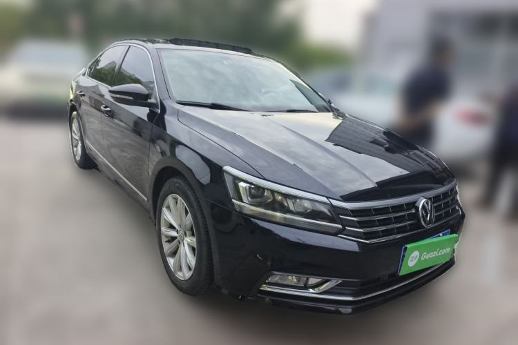 Used Volkswagen Passat 2017 330TSI DSG Luxury Edition Front Right 45 Deg