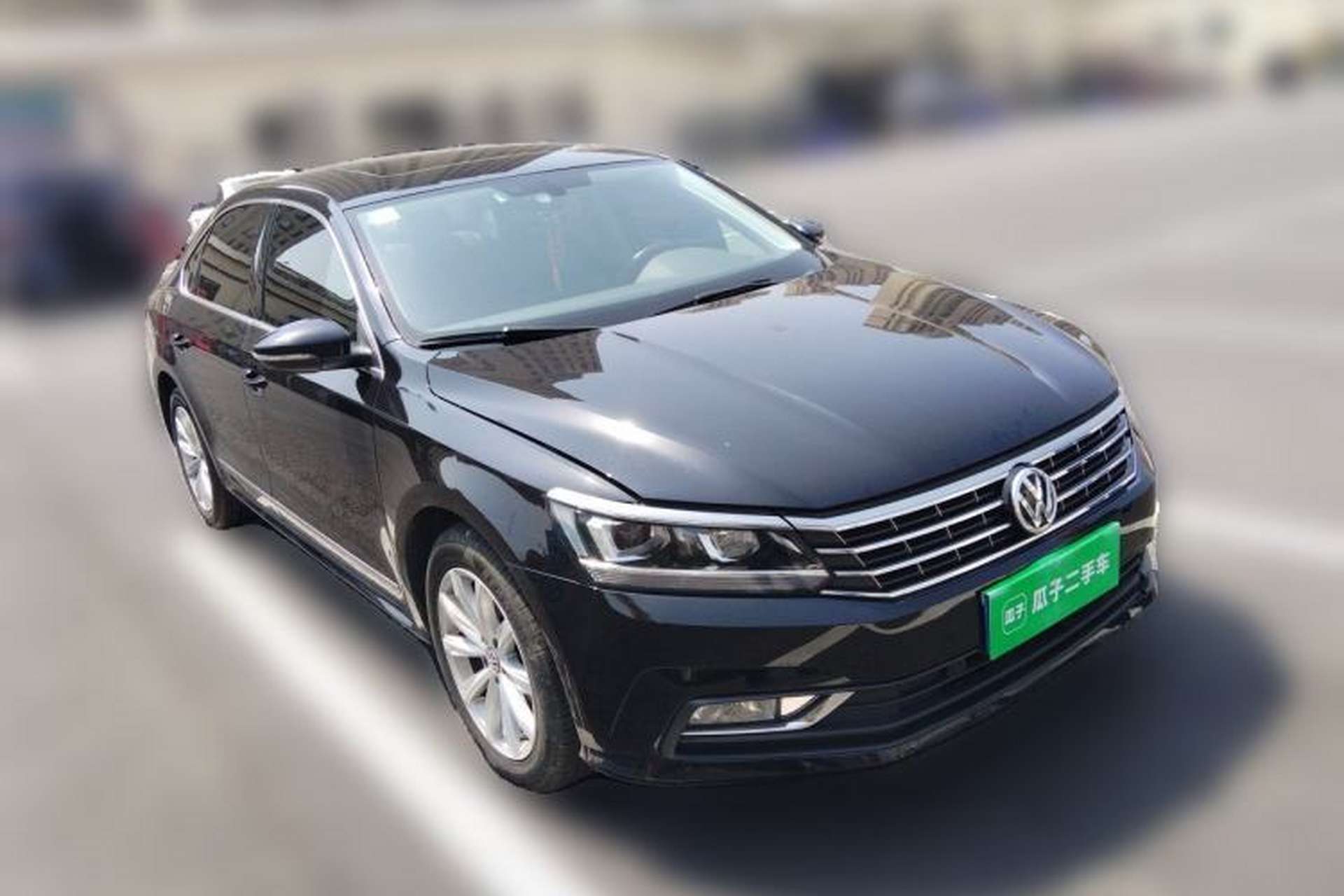 Used Volkswagen Passat 2017 330TSI DSG Luxury Edition Front Right 45 Deg