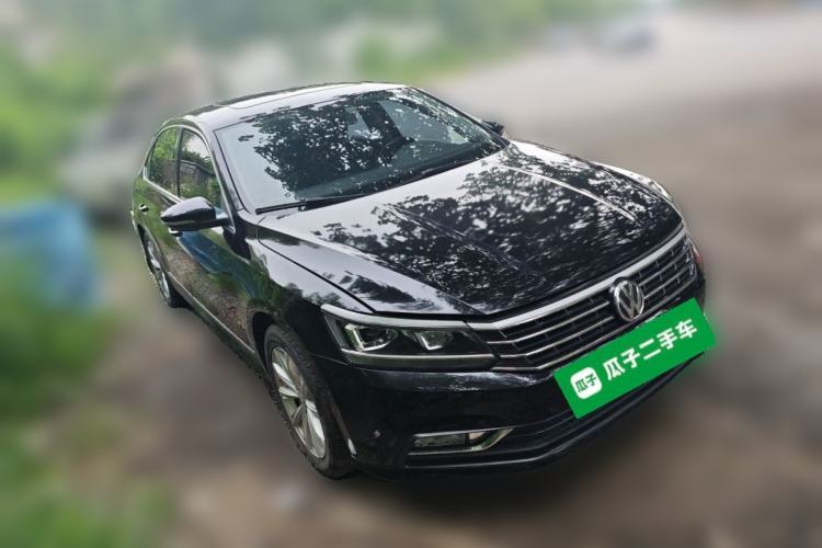 Used Volkswagen Passat 2017 330TSI DSG Luxury Edition Front Right 45 Deg
