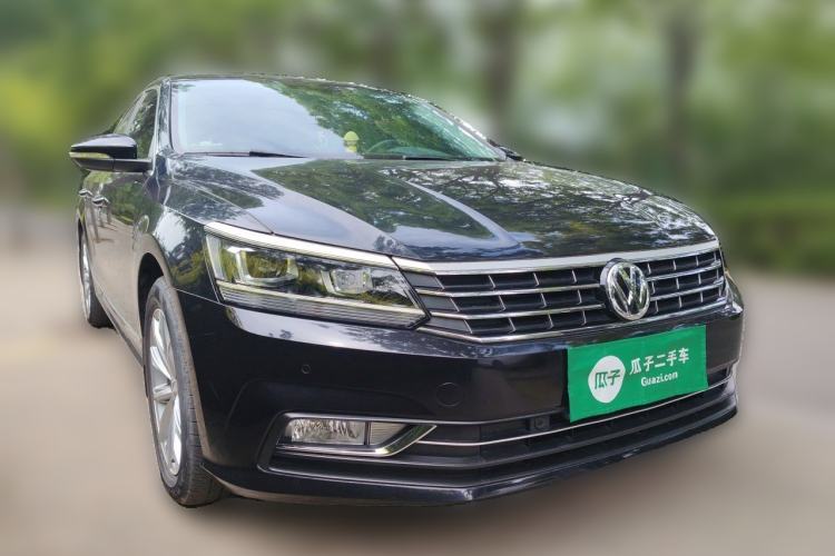 Used Volkswagen Passat 2017 330TSI DSG Luxury Edition Front Right 45 Deg