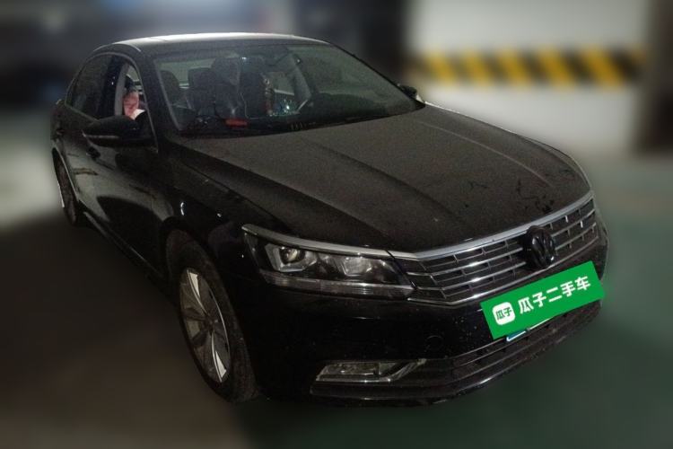 Used Volkswagen Passat 2017 330TSI DSG Luxury Edition Front Right 45 Deg