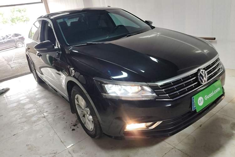 Used Volkswagen Passat 2017 330TSI DSG Luxury Edition Front Right 45 Deg