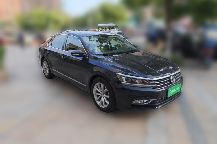 Used Volkswagen Passat 2017 330TSI DSG Luxury Edition Front Right 45 Deg