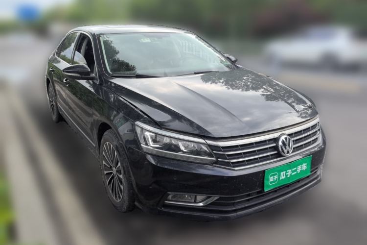 Used Volkswagen Passat 2017 330TSI DSG Luxury Edition Front Right 45 Deg