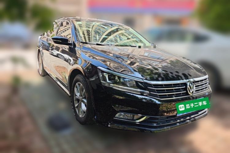 Used Volkswagen Passat 2017 330TSI DSG Luxury Edition Front Right 45 Deg