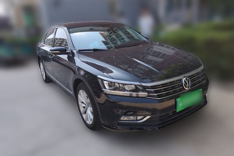 Used Volkswagen Passat 2017 330TSI DSG Luxury Edition Front Right 45 Deg