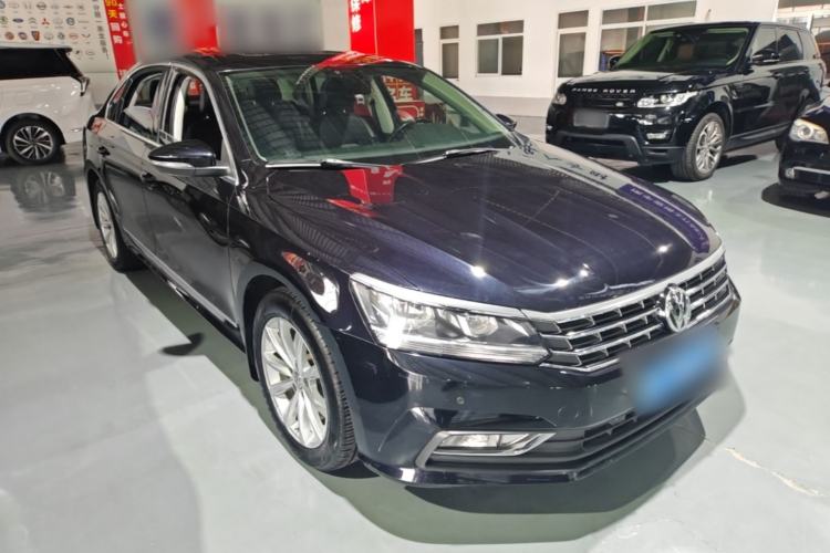 Used Volkswagen Passat 2017 280TSI DSG Luxury Edition Front Right 45 Deg