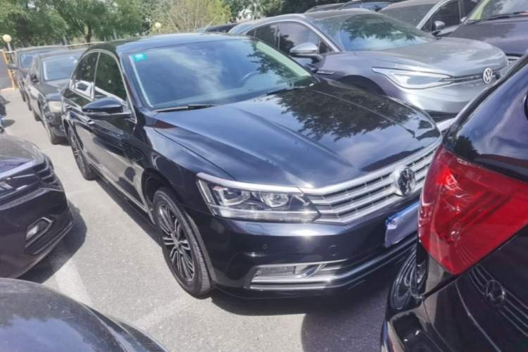 Used Volkswagen Passat 2017 380TSI DSG Prestige Edition Front Right 45 Deg