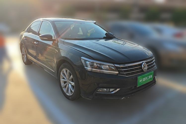 Used Volkswagen Passat 2017 330TSI DSG Luxury Edition Front Right 45 Deg