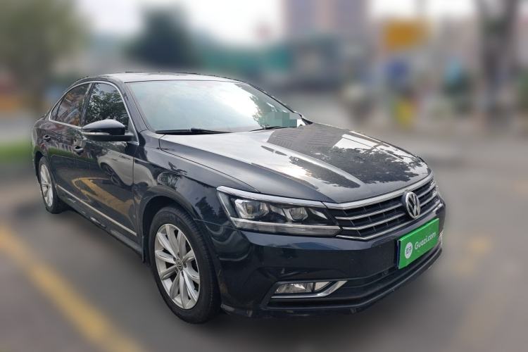 Used Volkswagen Passat 2017 330TSI DSG Luxury Edition Front Right 45 Deg