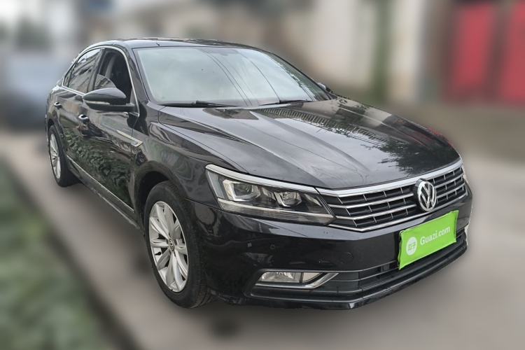 Used Volkswagen Passat 2017 330TSI DSG Luxury Edition Front Right 45 Deg