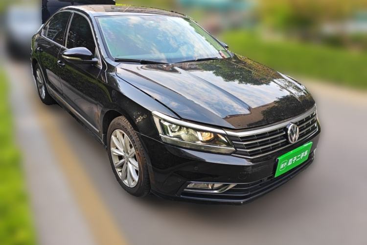 Used Volkswagen Passat 2017 330TSI DSG Luxury Edition Front Right 45 Deg