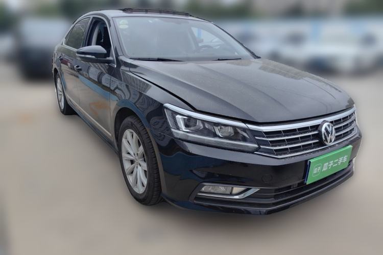 Used Volkswagen Passat 2017 330TSI DSG Luxury Edition Front Right 45 Deg