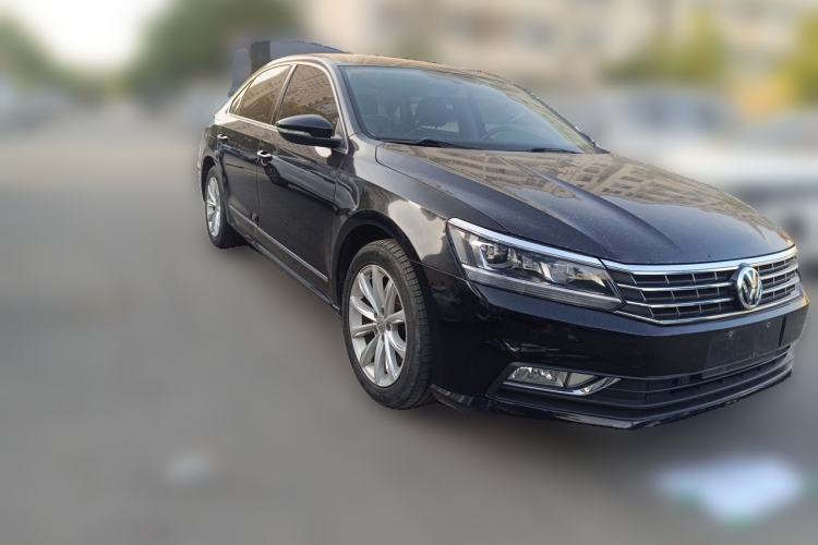 Used Volkswagen Passat 2017 330TSI DSG Luxury Edition Front Right 45 Deg