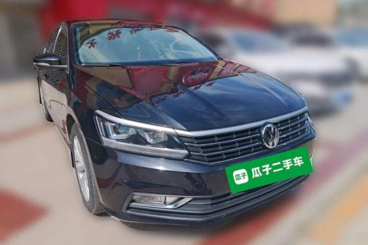Used Volkswagen Passat 2017 330TSI DSG Luxury Edition Front Right 45 Deg