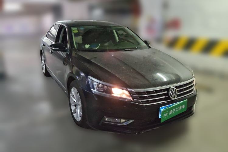 Used Volkswagen Passat 2017 330TSI DSG Luxury Edition Front Right 45 Deg