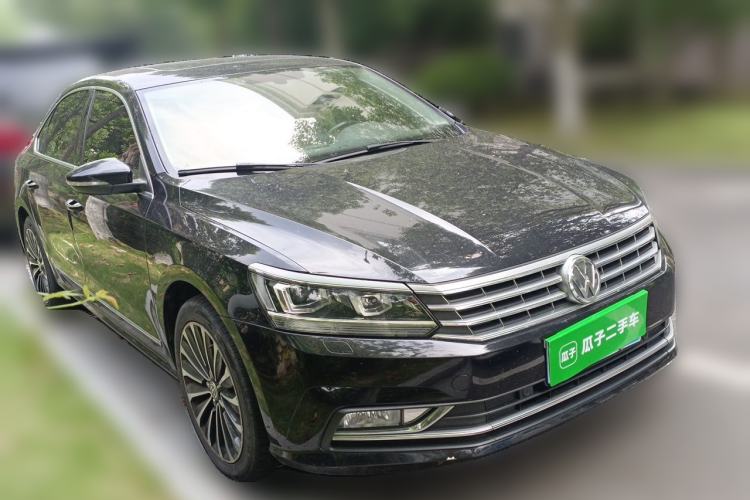 Used Volkswagen Passat 2017 330TSI DSG Prestige Edition Front Right 45 Deg