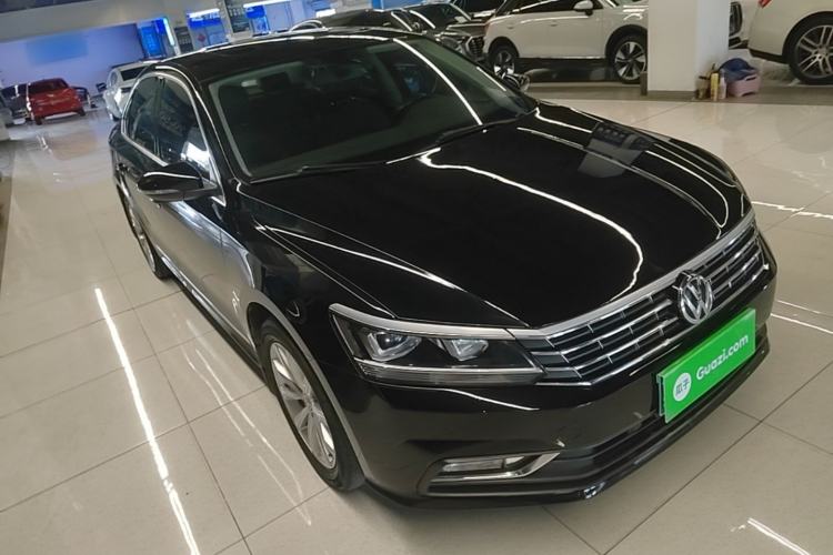 Used Volkswagen Passat 2017 330TSI DSG Luxury Edition Front Right 45 Deg