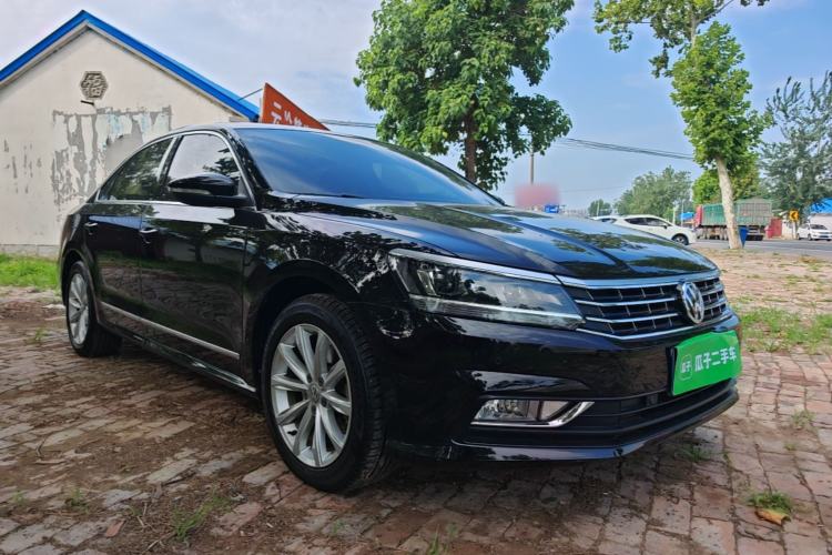 Used Volkswagen Passat 2017 330TSI DSG Luxury Edition Front Right 45 Deg