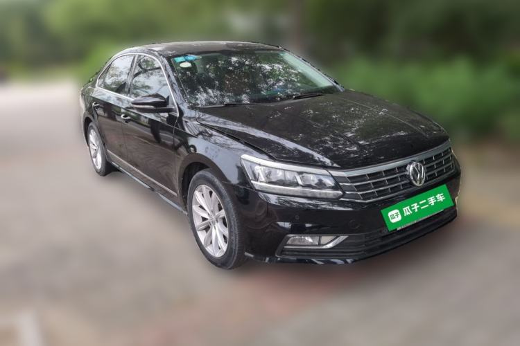 Used Volkswagen Passat 2017 330TSI DSG Luxury Edition Front Right 45 Deg