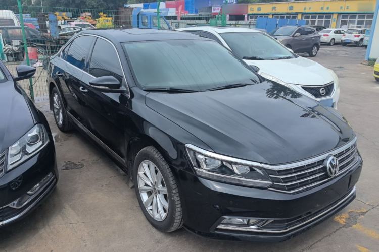 Used Volkswagen Passat 2017 330TSI DSG Luxury Edition Front Right 45 Deg
