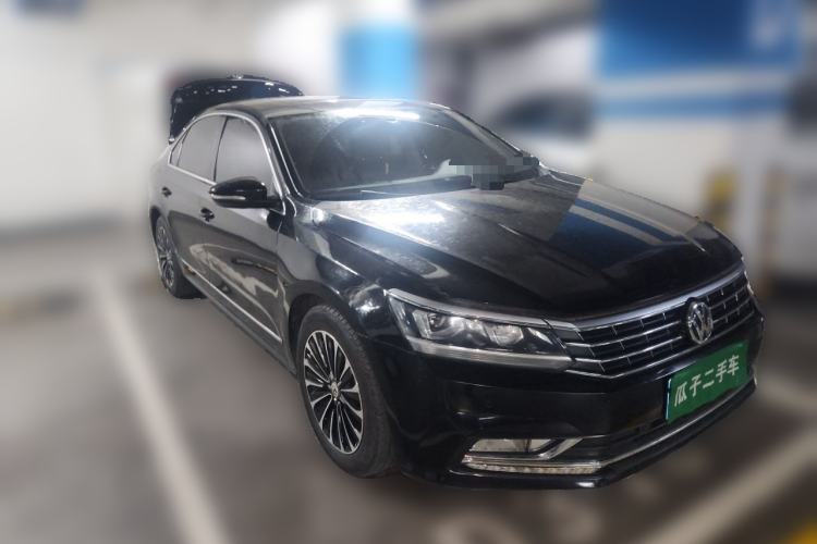 Used Volkswagen Passat 2017 280TSI DSG Luxury Edition Front Right 45 Deg