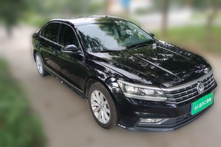 Used Volkswagen Passat 2017 330TSI DSG Luxury Edition Front Right 45 Deg