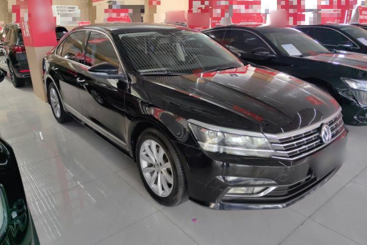 Used Volkswagen Passat 2017 330TSI DSG Luxury Edition Front Right 45 Deg