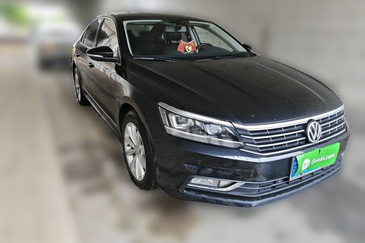 Used Volkswagen Passat 2017 330TSI DSG Luxury Edition Front Right 45 Deg