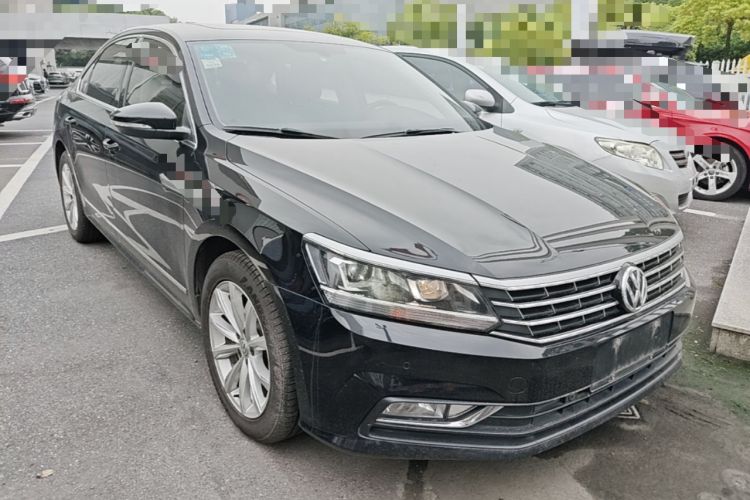 Used Volkswagen Passat 2017 330TSI DSG Luxury Edition Front Right 45 Deg