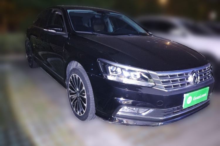 Used Volkswagen Passat 2017 330TSI DSG Prestige Edition Front Right 45 Deg