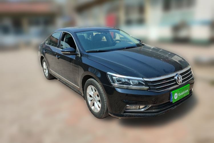 Used Volkswagen Passat 2017 280TSI DSG Luxury Edition Front Right 45 Deg