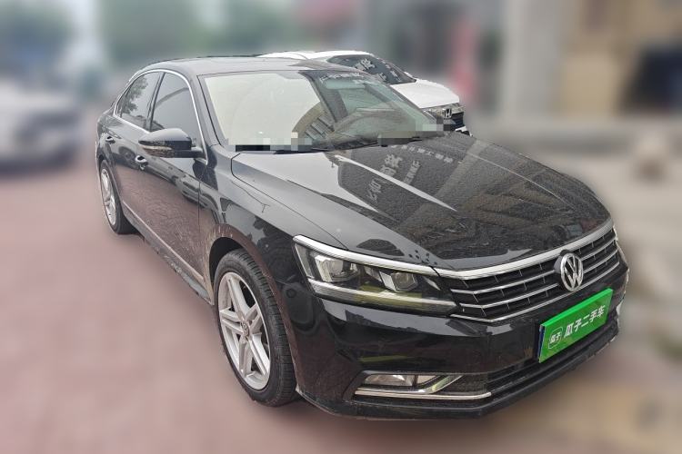 Used Volkswagen Passat 2017 330TSI DSG Luxury Edition Front Right 45 Deg