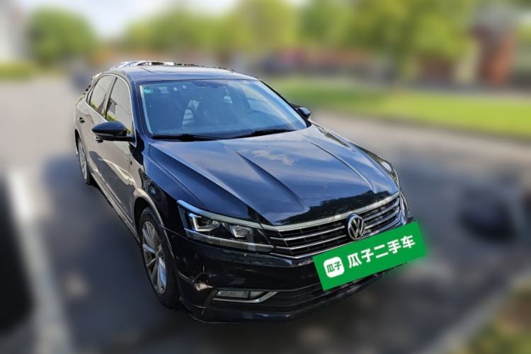 Used Volkswagen Passat 2017 330TSI DSG Luxury Edition Front Right 45 Deg
