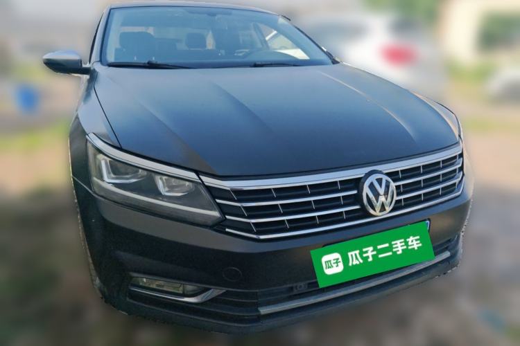Used Volkswagen Passat 2017 330TSI DSG Luxury Edition Front Right 45 Deg