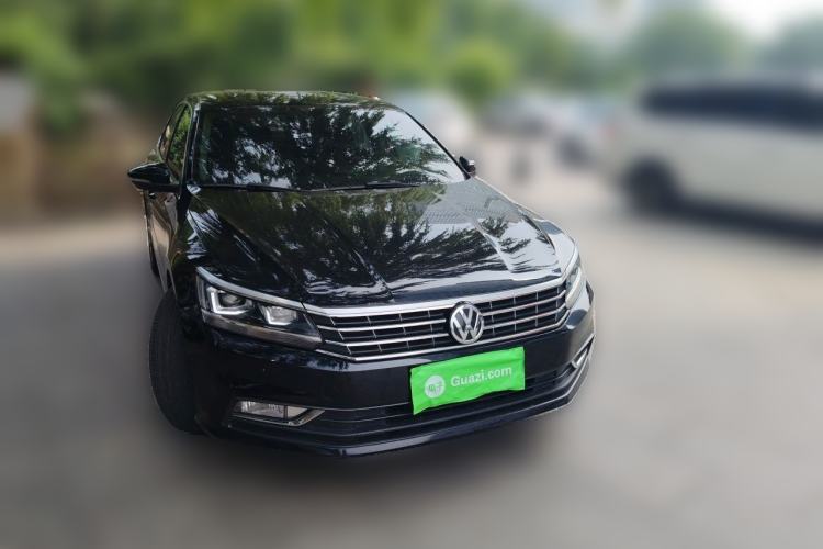 Used Volkswagen Passat 2017 330TSI DSG Luxury Edition Front Right 45 Deg