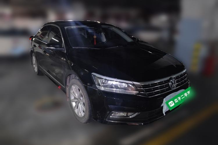 Used Volkswagen Passat 2017 330TSI DSG Luxury Edition Front Right 45 Deg