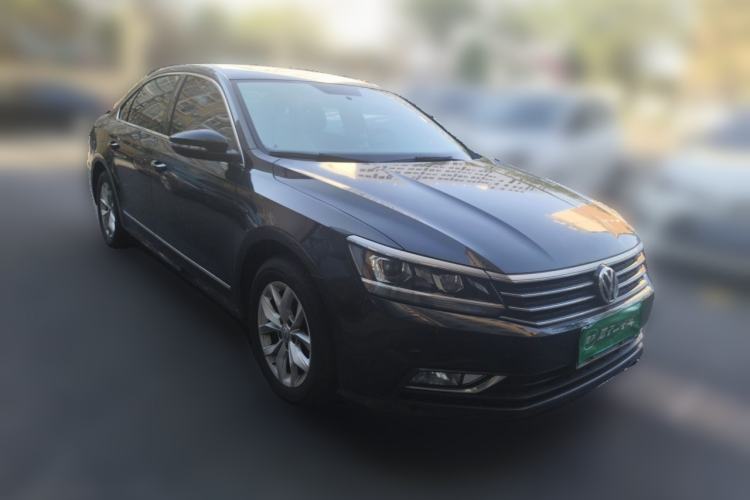 Used Volkswagen Passat 2017 280TSI DSG Luxury Edition Front Right 45 Deg