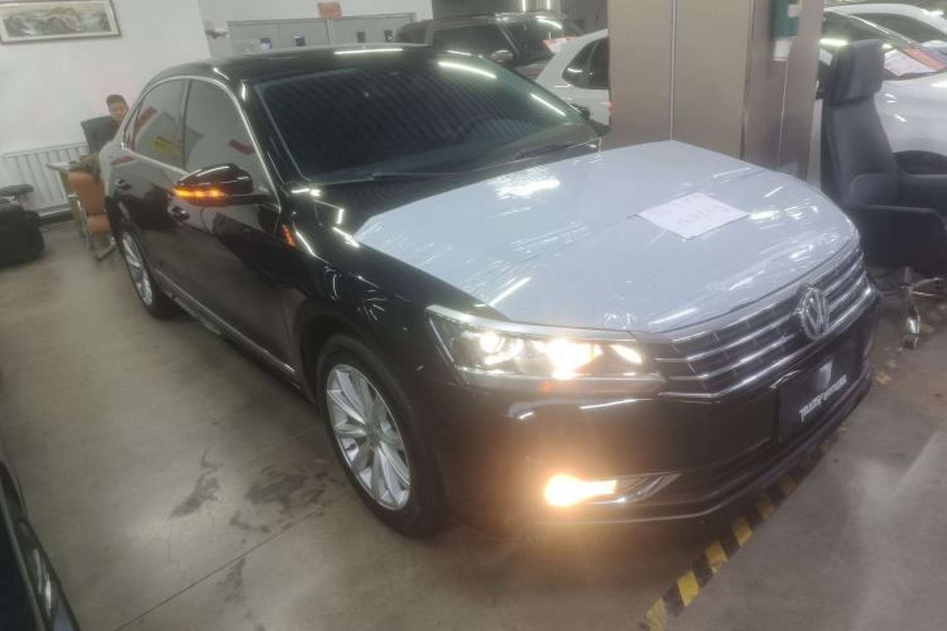 Used Volkswagen Passat 2017 330TSI DSG Luxury Edition Front Right 45 Deg
