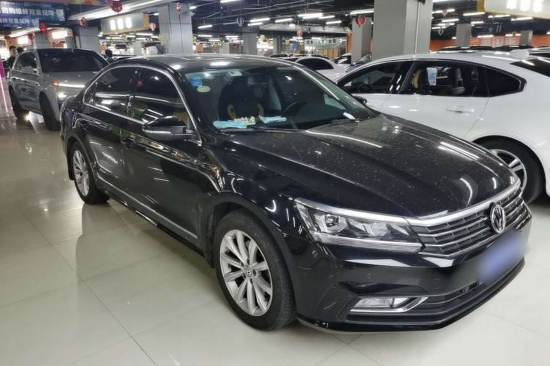 Used Volkswagen Passat 2017 330TSI DSG Luxury Edition Front Right 45 Deg