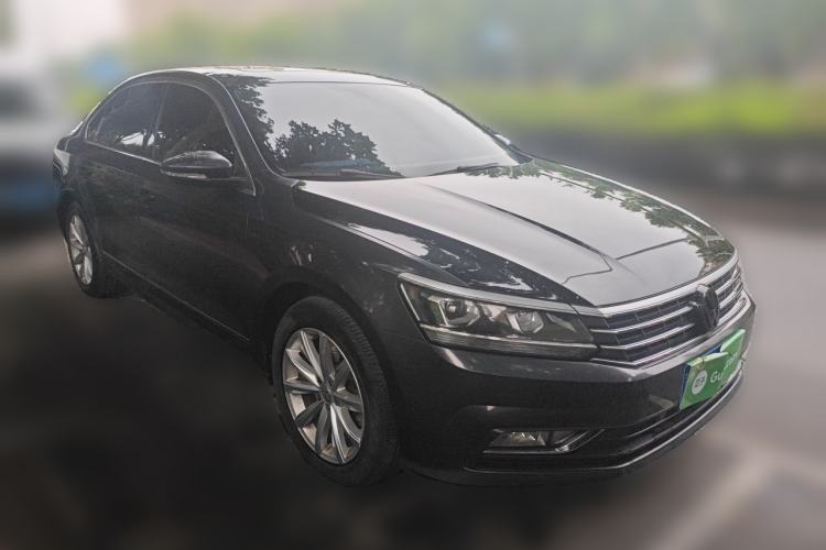Used Volkswagen Passat 2017 280TSI DSG Luxury Edition Front Right 45 Deg