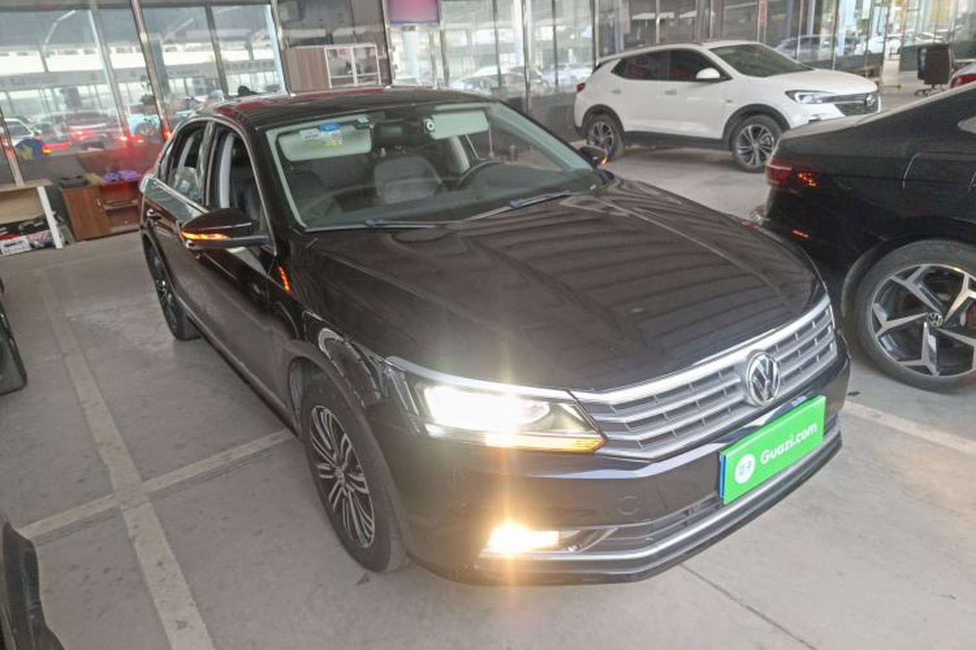 Used Volkswagen Passat 2017 330TSI DSG Prestige Edition Front Right 45 Deg