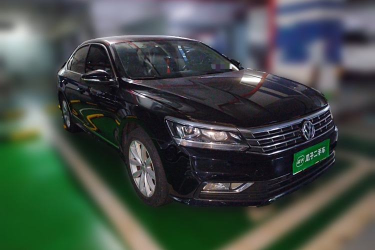 Used Volkswagen Passat 2017 330TSI DSG Luxury Edition Front Right 45 Deg
