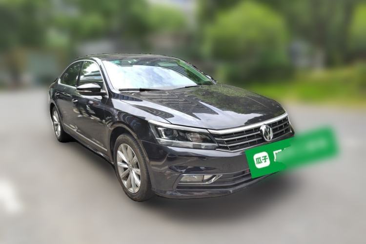Used Volkswagen Passat 2017 330TSI DSG Luxury Edition Front Right 45 Deg