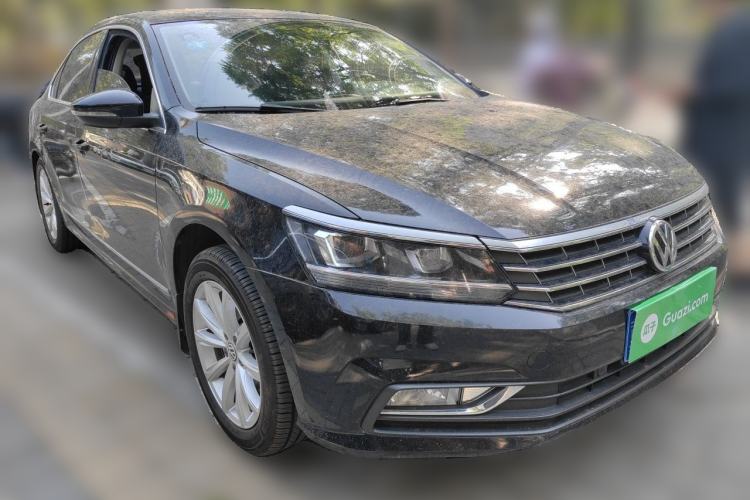 Used Volkswagen Passat 2017 330TSI DSG Luxury Edition Front Right 45 Deg